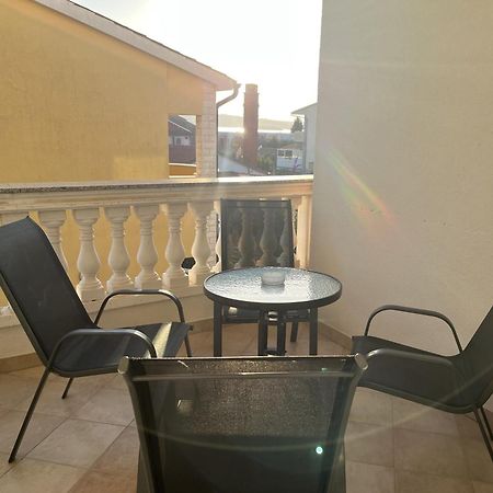 Burle Apartment With Free Private Parking Медулин Екстериор снимка