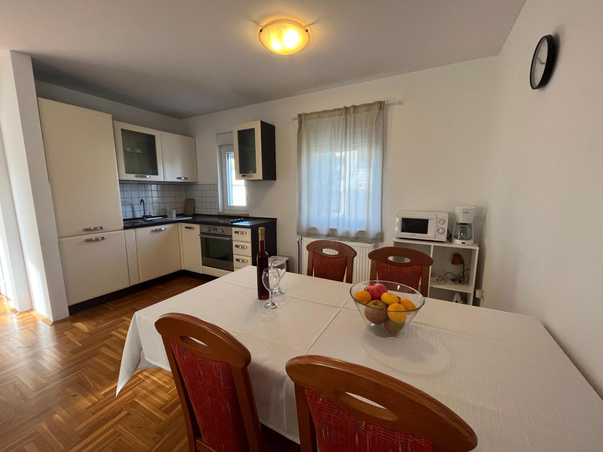 Burle Apartment With Free Private Parking Медулин Екстериор снимка