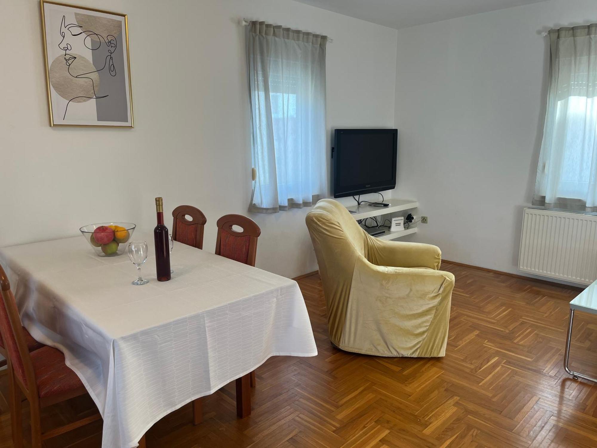 Burle Apartment With Free Private Parking Медулин Екстериор снимка