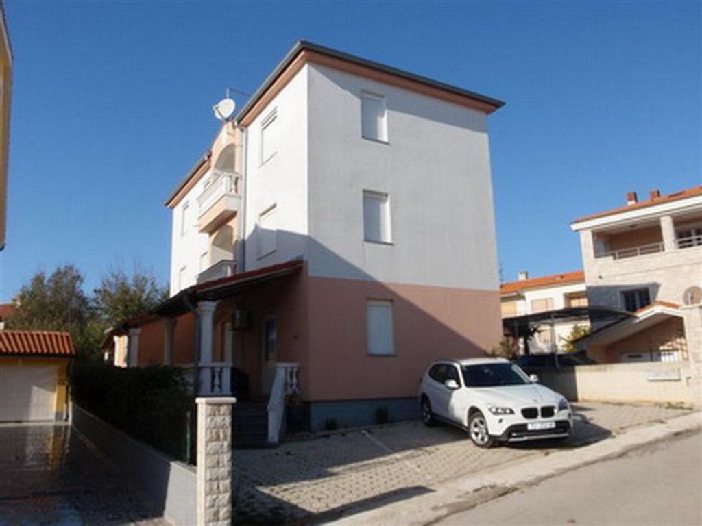 Burle Apartment With Free Private Parking Медулин Екстериор снимка