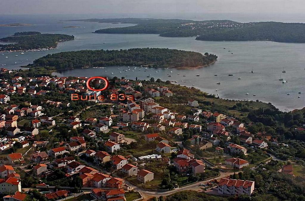 Burle Apartment With Free Private Parking Медулин Екстериор снимка